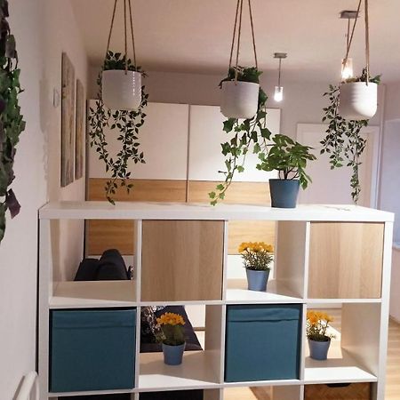 Apartament Granatowy Swietoduska 12 Люблин Экстерьер фото