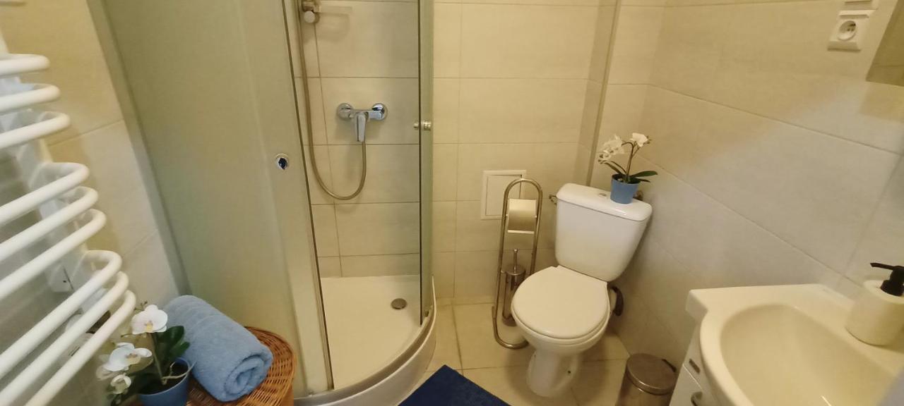Apartament Granatowy Swietoduska 12 Люблин Экстерьер фото